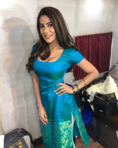 Nikki Tamboli Instagram - 1day to go #chikatigadilochithakotudu ❤️🙏🏻Releasing world wide