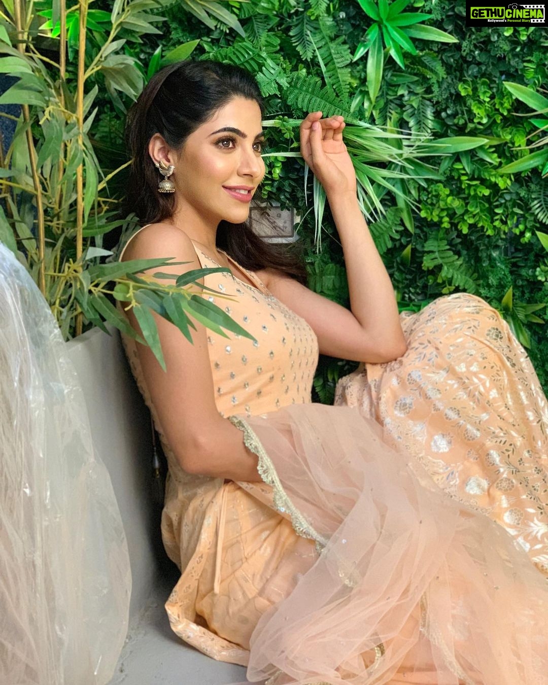 Nikki Tamboli Instagram - 💄 @kalpesh_joshi 🌺