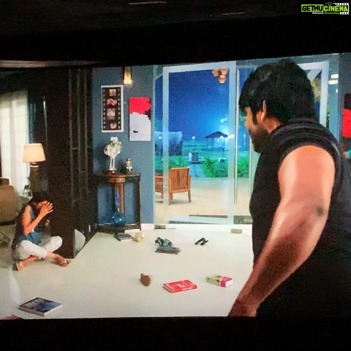 Nikki Tamboli Instagram - Off screen VS on screen 🎥 #kanchana3 #nikkitamboli ❤️🌺 #raghavalawrence #tamildebut #kollywood