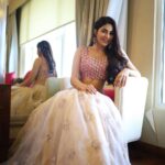 Nikki Tamboli Instagram - 👄💁🏼‍♀️H&M- @naazbridalmakeovers Styling👗- @officialanahita Designer- @ashwinireddyofficial Photographer📸- @pramod_captures for the opening of Sutraa Exhibition today in Hyderabad Thank you all #muchlove❤️ Taj Krishna, Hyderabad