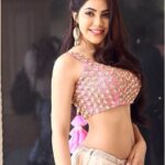 Nikki Tamboli Instagram - Happy to be inaugurate Sutraa Fashion Exhibition in Hyderabad today..🙂Shop the best now.. sutraa summer,bridal,wedding collection,jewellery and many more beautiful accessories are right here 1day left to shop ladies😘 Go Grab your Favourites H&M- @naazbridalmakeovers Stylist- @officialanahita 🌺 outfit- @ashwinireddyofficial Taj Krishna, Hyderabad