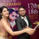 Nikki Tamboli Instagram - Happy to be inaugurate Sutraa Fashion Exhibition in Hyderabad today..🙂Shop the best now.. sutraa summer,bridal,wedding collection,jewellery and many more beautiful accessories are right here 1day left to shop ladies😘 Go Grab your Favourites H&M- @naazbridalmakeovers Stylist- @officialanahita 🌺 outfit- @ashwinireddyofficial Taj Krishna, Hyderabad