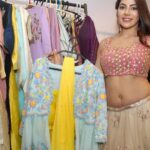 Nikki Tamboli Instagram - Happy to be inaugurate Sutraa Fashion Exhibition in Hyderabad today..🙂Shop the best now.. sutraa summer,bridal,wedding collection,jewellery and many more beautiful accessories are right here 1day left to shop ladies😘 Go Grab your Favourites H&M- @naazbridalmakeovers Stylist- @officialanahita 🌺 outfit- @ashwinireddyofficial Taj Krishna, Hyderabad