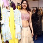 Nikki Tamboli Instagram - Happy to be inaugurate Sutraa Fashion Exhibition in Hyderabad today..🙂Shop the best now.. sutraa summer,bridal,wedding collection,jewellery and many more beautiful accessories are right here 1day left to shop ladies😘 Go Grab your Favourites H&M- @naazbridalmakeovers Stylist- @officialanahita 🌺 outfit- @ashwinireddyofficial Taj Krishna, Hyderabad