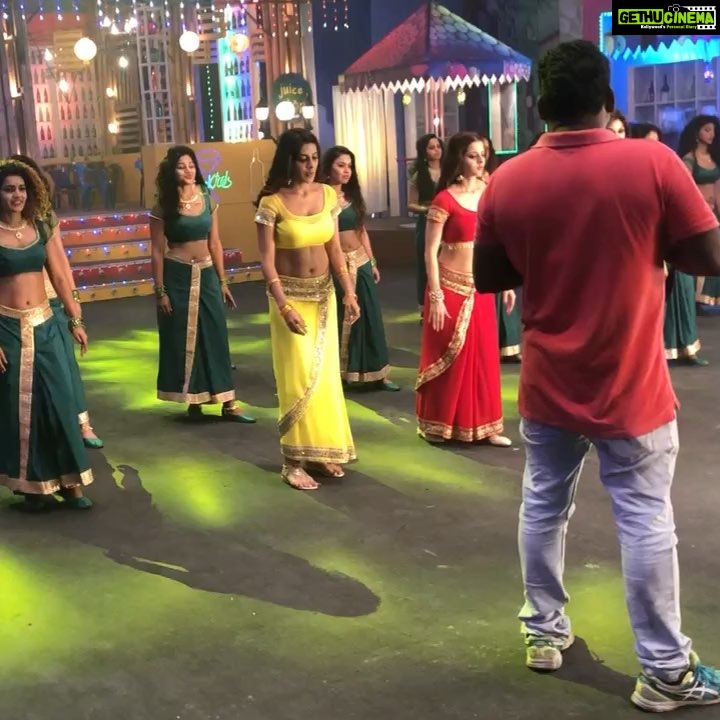 Nikki Tamboli Instagram - #rehersals #kanchana3 #orusattaiorubalpam 💛 #newcomer #kollywood Chennai, India