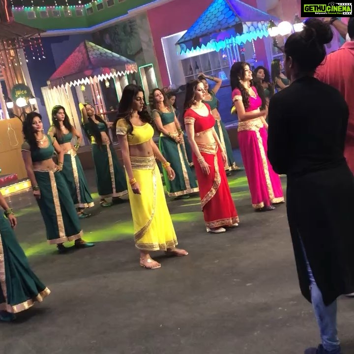 Nikki Tamboli Instagram - #rehersals #kanchana3 #orusattaiorubalpam 💛 #newcomer #kollywood Chennai, India