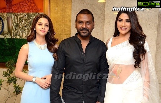 Nikki Tamboli Instagram - #shakeyobody #kanchana3 few stills from today’s pre release event of Kanchana3 in Hyderabad 🙏🏻#19thapril release world wide #nikkitamboli#nikkitambolifansclub