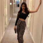 Nikki Tamboli Instagram - #funtime❤️ #readytoshop @deme_love_ thanx💗 Singapore