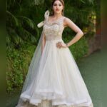 Nikki Tamboli Instagram - NIKKI TAMBOLI × LAPINK "Why be ordinary when you can be extraordinary with @lapink_by_knareshkumar exclusive range...." Wearing: @lapink_by_knareshkumar Photographer: @prashantsamtani Location: @courtyardmumbai Hair: @sunny_hairr Makeup: @dishisanghvii Jewellery: @malkishjewels #FestiveWear #FashionCollection #ContemporaryDesign #FestiveCollection #FashionTrends #SeasonalCollection #LaPinkCollection #VocalForLocal #FestiveSeason #FestiveLook #IndianWeddingBuzz #HandloomsOfIndia #WeddingCouture #IndianCouture #WedMeGood #shaadiseason Courtyard By Marriott Mumbai Airport