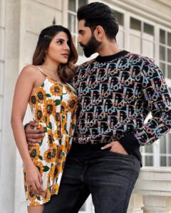 Nikki Tamboli Instagram - LOVE , ROMANCE & FEELINGS IN 2022 ❤️ TEASER TOMORROW 4.PM . @parmishverma Feat. @nikki_tamboli on - @melomusic.official Singer - @itsafsanakhan @saajzofficial Director - @savio.sandhu Music - @shevvbeats Lyrics - @preetsukhofficial Producer- @indr_saini @melomusic.official . . . . #love #nikkitamboli #parmishverma 💖💖