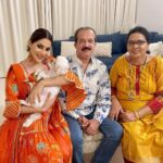Nikki Tamboli Instagram - Celebrating Diwali with family after 3 years❤️❤️ Happy Diwali everyone ✨🪔 . . . . #diwali #family #familytime #festival