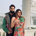 Nikki Tamboli Instagram - Like Peanut Butter and Jelly @parmishverma @nikki_tamboli We’re #ComingSoon on @MeloMusic.official Director @savio.sandhu Vocals @itsafsanakhan & @saajzofficial Music @shevvbeats Team @indr_saini @kvdhillon77
