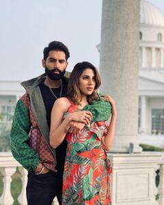 Nikki Tamboli Instagram - Like Peanut Butter and Jelly 
@parmishverma @nikki_tamboli 
We’re #ComingSoon 

on @MeloMusic.official 
Director @savio.sandhu 
Vocals @itsafsanakhan & @saajzofficial 
Music @shevvbeats 
Team @indr_saini @kvdhillon77