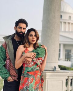 Nikki Tamboli Instagram - Like Peanut Butter and Jelly @parmishverma @nikki_tamboli We’re #ComingSoon on @MeloMusic.official Director @savio.sandhu Vocals @itsafsanakhan & @saajzofficial Music @shevvbeats Team @indr_saini @kvdhillon77