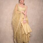 Nikki Tamboli Instagram - Bloom in grace 💛 . . . . . #indianwear #jhumkas #traditional #nikkitamboli #monday