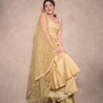 Nikki Tamboli Instagram – Bloom in grace 💛 
.
.
.
.
.
#indianwear #jhumkas #traditional #nikkitamboli #monday