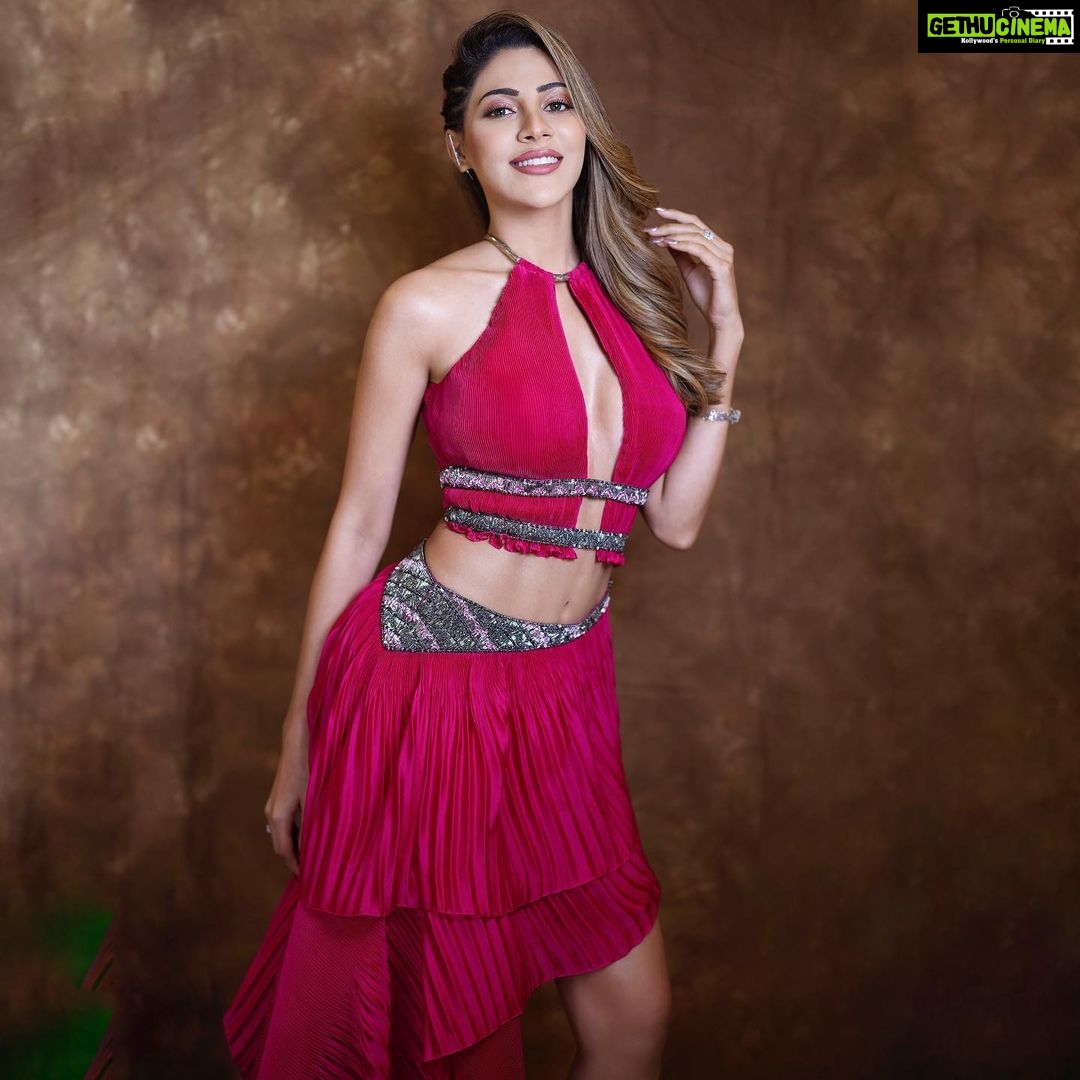 Nikki Tamboli Instagram - 🌺 . . . . #nikkitamboli #nikkians #style #fashion #confidence #xoxo
