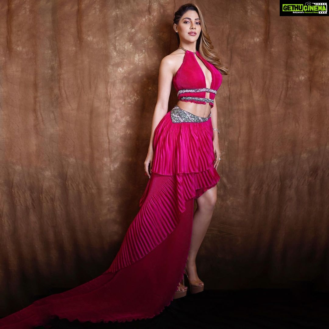 Nikki Tamboli Instagram - 🌺 . . . . #nikkitamboli #nikkians #style #fashion #confidence #xoxo