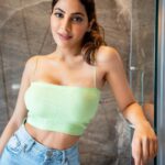 Nikki Tamboli Instagram - Your imperfections make you unique🧚🏻💚💚 . . . . . . . . . #denim #denimlove #naturallight #cute #happy #love #nikkitamboli