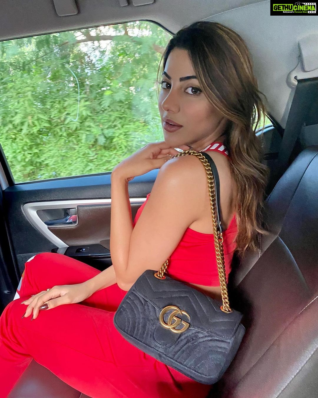 Nikki Tamboli Instagram - Delhi has my heart ❤️ #red #love #nikkitamboli 🥰🥰