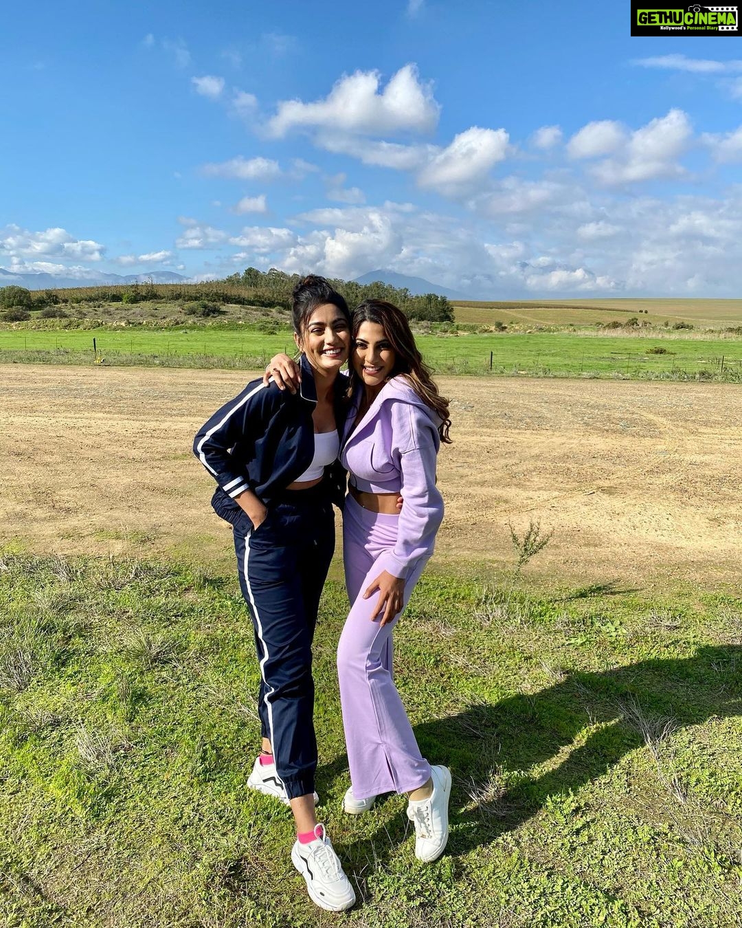 Nikki Tamboli Instagram - Happy birthday to my crazy, fun, fabulous divaaaa!!!! I love you & I am so grateful for your friendship & all the fun times we’ve shared @divasana ❤️❤️❤️❤️🌹🌹🌹🌹🎂🎂🎂🎂 #happybirthday #sanamakbul 😘😘😘🤗🤗🤗 #prettygirls #doll #gossipgirl Cape Town, South Africa