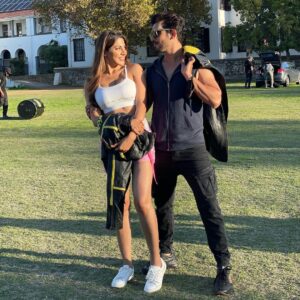Nikki Tamboli Instagram - Laughing partner 💝cutest ever @arjunbijlani hahah so much we laugh and have fun omg funniest person ever I met in my life ♥️♥️
#nikkitamboli #kkk11 @colorstv