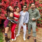 Nikki Tamboli Instagram - Braving the Chill but still managing to pose! Abhinav is great 🥰😜 #shooting #maskoff only while shooting #capetown #red #nikkitamboli #abhinik #kkk11 @colorstv Stylist- @stylebysaachivj Cape Town, South Africa