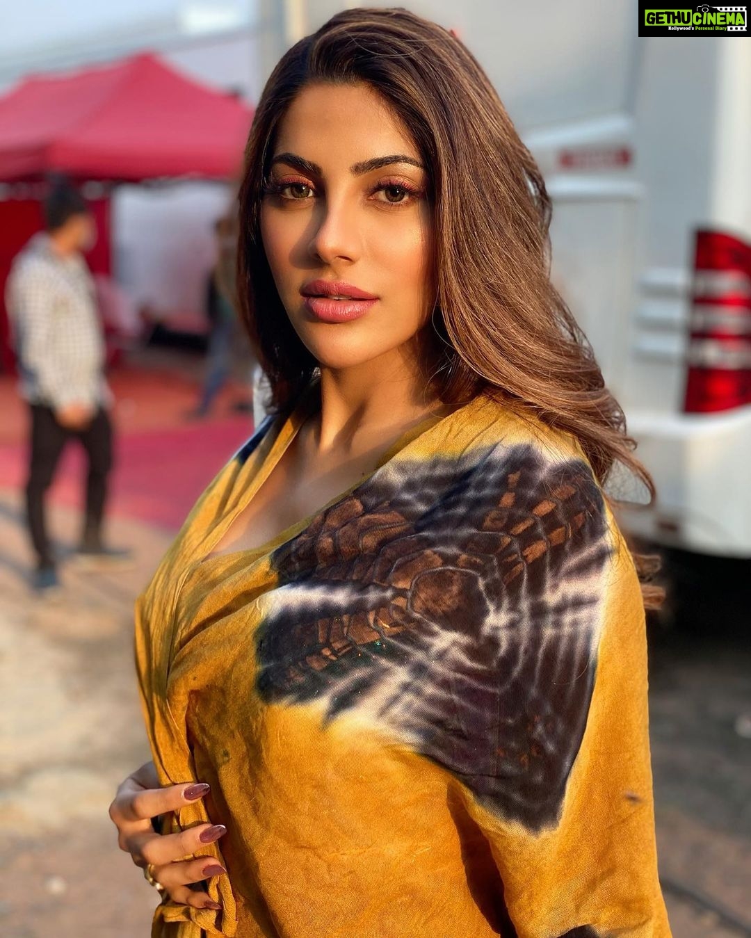 Nikki Tamboli Instagram - The moon only glows when kissed by the sun #sunnyday #sunkissed #loveyourself #bepositive #positivemindset #love #beyou #onelife #nikkitamboli 🌸 Chandigarh, India