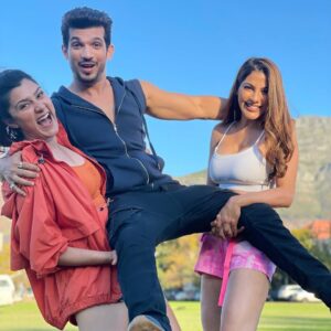 Nikki Tamboli Instagram - Laughing partner 💝cutest ever @arjunbijlani hahah so much we laugh and have fun omg funniest person ever I met in my life ♥️♥️
#nikkitamboli #kkk11 @colorstv