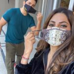 Nikki Tamboli Instagram - The people who make you smile from just seeing them,those are my favourite people @ashukla09 😍 miss you @rubinadilaik 😘 #kkk11 #maskon #socialdistancing #capetown #abhinik @colorstv South Africa cape town