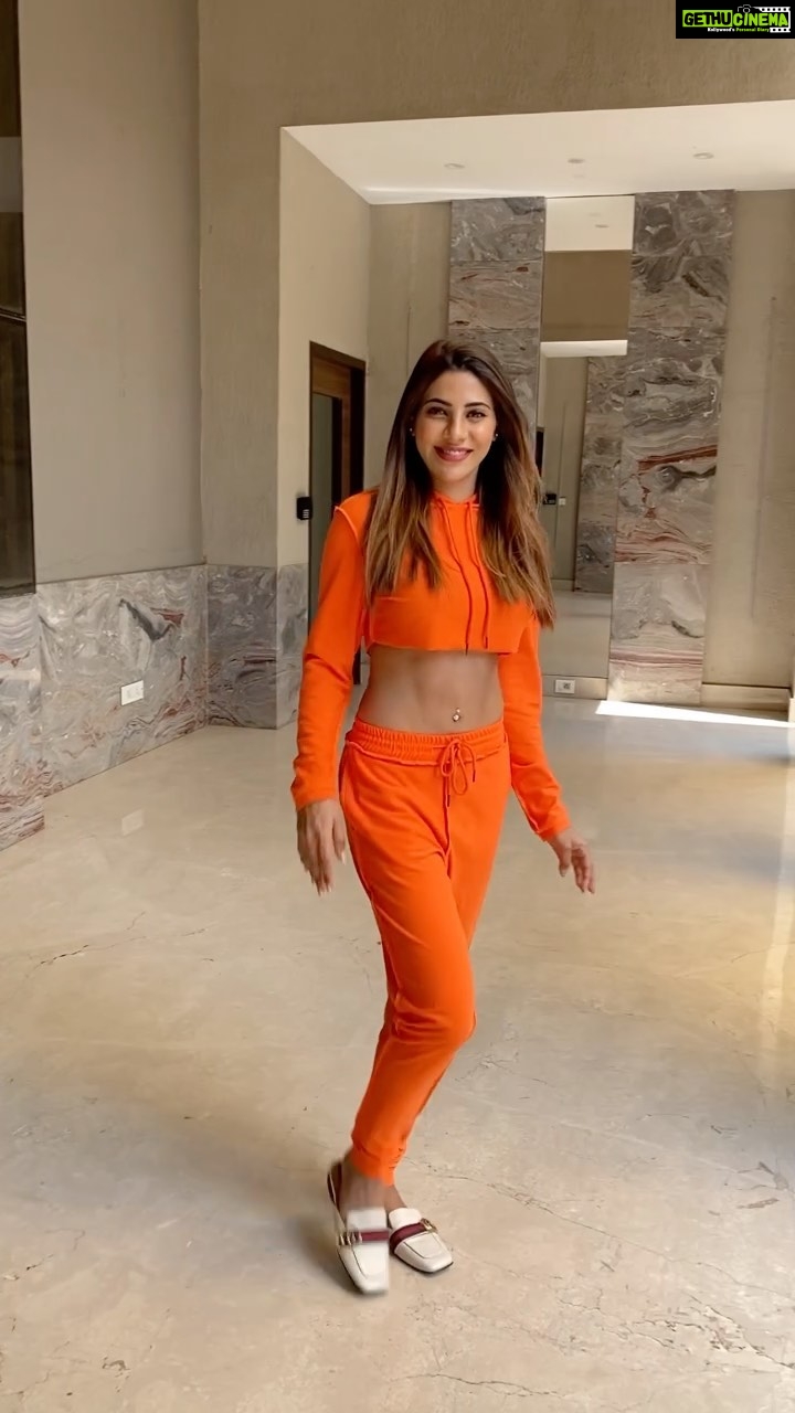 Nikki Tamboli Instagram - Jet, set and all ready to go ! 🧡 PS : What do you think about this look ? . . . . #picoftheday #photography #reels #reelsinstagram #reelitfeelit #nikkitamboli #nikki #fashionista #fashion #style #nikkians