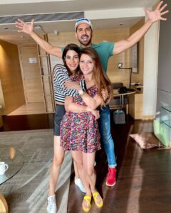Nikki Tamboli Instagram - #bff #alwaysandforever #love #happiness #soulsisters #soexcitedtomeetyou #abhinavshukla #rubinadilaik #nikkitamboli ♥️♥️♥️♥️♥️ #bigboss14 
@rubinadilaik @ashukla09 😍🥰