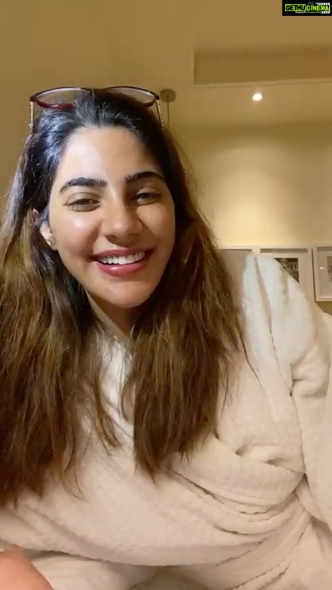 Nikki Tamboli Instagram - Here’s #NikkiTamboli singing her favourite song Zara Zara for all her fans. ♥️ So #TamboliKiToli and #Nikkians as Nikki is all hearts for you’ll, did you’ll pour your heart out for her by voting or no? If not please go and vote for Nikki Tamboli only on @vootselect app or click on the link on the bio to vote nowwww! 💕😁 Aur kaise laga hain, humari Nikki ke awaaz mein yeh gaana ? Comment karke batayein! 🥰 . . @colorstv @endemolshineind @vootselect #TeamNikki #vote #VoteForNikkiTamboli #NikkiIsTheBoss #BiggBoss14 #BB14 #Strong #passionate #cute #adorable #singing #OneAgainstAll #beautiful #gorgeous #instagood #instalike #instalove #instadaily #instamood