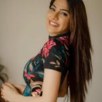 Nikki Tamboli Instagram - No matter how hard life goes on you. Get up, dress up and go conquer. 💖 . . @colorstv @endemolshineind @vootselect #NikkiTamboli #TeamNikki #TamboliKiToli #Nikkians #NikkiIsTheBoss #BiggBoss14 #BB14 #OneAgainstAll #GoodMorning #sundayvibes #SundayMotivation #strong #instagood #instalike #instalove #instacute #instadaily