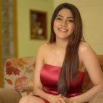 Nikki Tamboli Instagram - Your love & support are the best Christmas gift that I've ever received. 💖 May this Christmas bring loads of sparkles ✨ and presents 🎁 to you all. May you all rise and shine always. Wishing you all a very Merry Christmas.🎅🏻🎄 . . @colorstv @endemolshineind @vootselect #TeamNikki #TamboliKiToli #Nikkians #NikkiIsTheBoss #MerryChristmas #HappyChristmas #ChristmasMorning #Christmas #Christmas2020 #BiggBoss14 #BiggBoss2020 #BB14 #OneAgainstAll #NikkiIsBack #instagood #instamood #instdaily Mumbai, Maharashtra