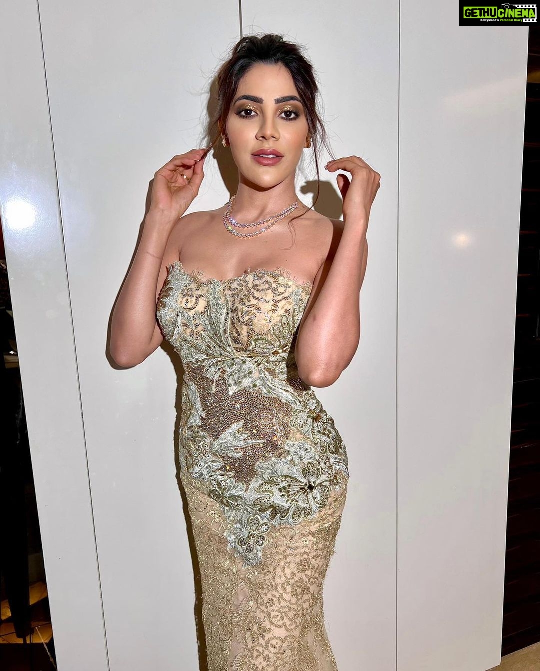 Nikki Tamboli Instagram - #aboutlastnight . . . . . . . H&M: @mishiangellomakeup 👗: @darsarahighfashion Jewellery: @label_rm Dubai United Arab Emirates