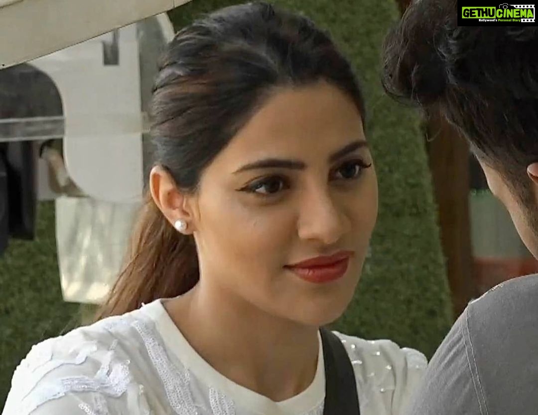 Nikki Tamboli Instagram - Be careful. The devil has a pretty face.๐งก Have a sinful Sunday guys. ๐ . . @colorstv @endemolshineind @vootselect #NikkiTamboli #TeamNikki #TamboliKiToli #NikkiIsTheBoss #BiggBoss2020 #BB14 #NikkiRulingBB14 #colorstv #BiggBoss14