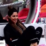 Nikki Tamboli Instagram - Bff Alert! Mi casa es tu casa. 💞 Nikki Tamboli and Jaan Sanu giving major friendship goals. 😊 Tag your bestfriends who you miss the most. Nightsuit : @panchayatimausi Styled by : @stylebytaashvi . . #Repost @colorstv • • • • • • Apni singing ki talent se @jaan.kumar.sanu ne jeeta @nikki_tamboli ka dil. Promote hue bro-zone se friend-zone mein! Dekhiye aaj raat 10 baje. Catch it before TV on @vootselect. @beingsalmankhan #BiggBoss2020 #BiggBoss14 #BiggBoss #BB14