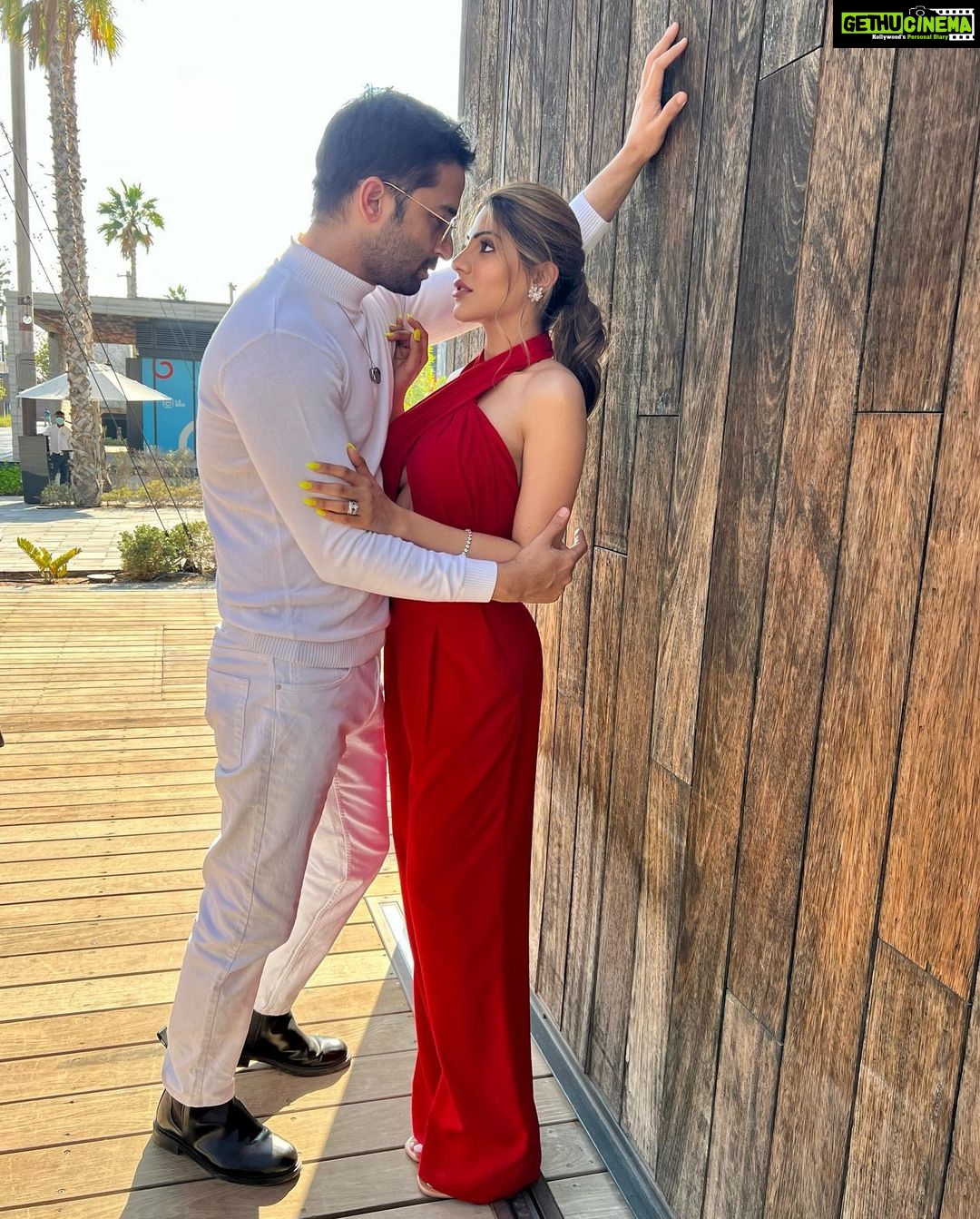 Nikki Tamboli Instagram - Your eyes stole all my words away ♥️♥️ #ekhaseenane #onedaytogo #cantkeepcalm #love #betrayal #lovehurts #nikkitamboli #sheheernsheikh