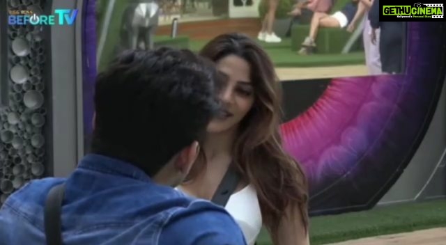 Nikki Tamboli Instagram - Hot pants.. and a white v neck top.. so resembles our hottie! 🔥 #NikkiTamboli Oh, btw! Kya aapko Tattoo accha laga?😉 @colorstv @endemolshineind @vootselect #TeamNikki #BombshellNikki #AamchiMulgi #MaharashtraChiShaan #NaughtyNikki #biggboss #BiggBoss14 #bb14 #NikkiInBB14 #Nikkians