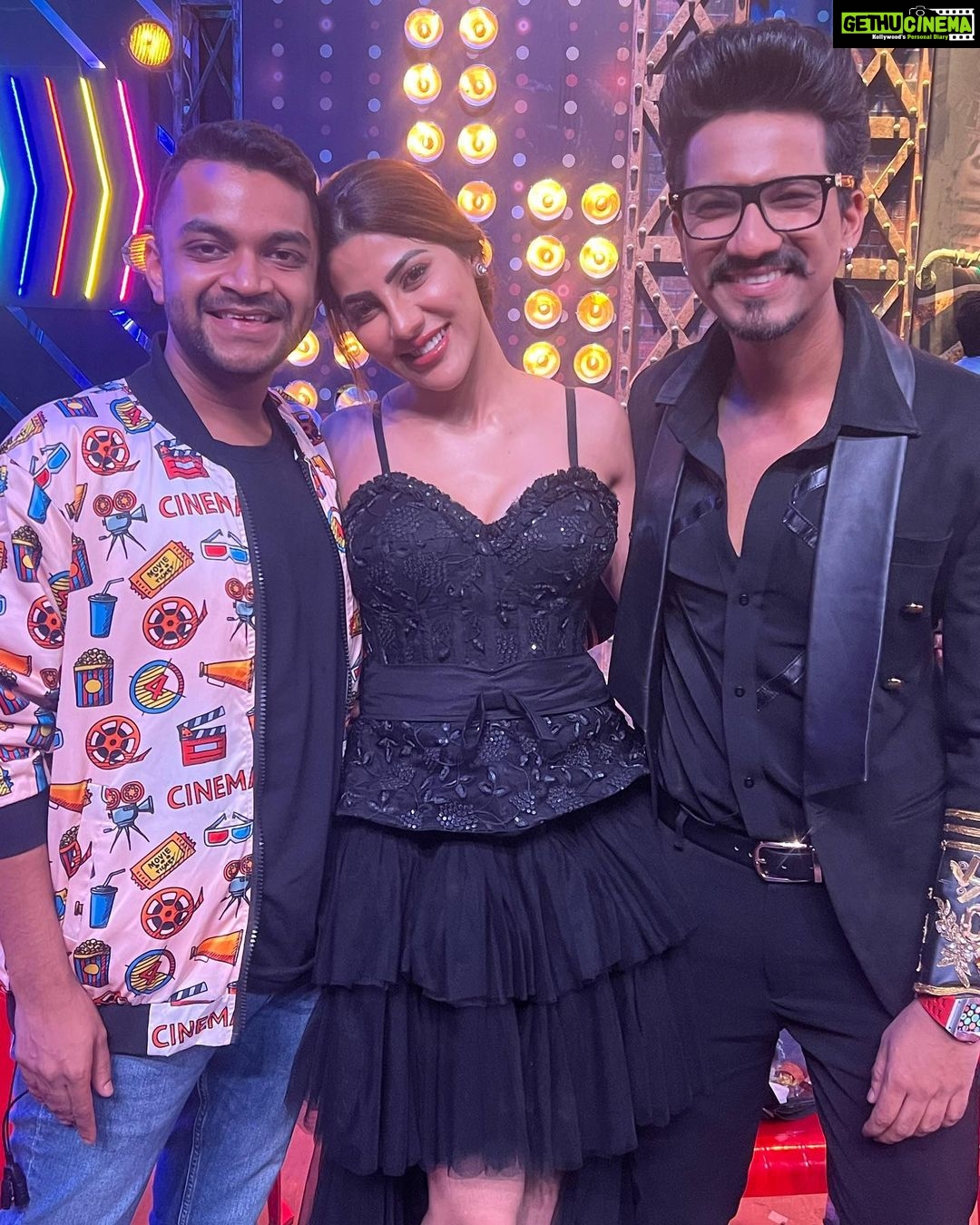 Nikki Tamboli Instagram - And TheKhatraKhatrashow comes to an end . A show that made me laugh and cry at the same time. A show that’s going to be etched in my happy memories forever. The masti on the sets , the happy fun banter with Bharti & Harsh , the super enthusiastic yet entertaining games everything was worth a while. It’s an emotional moment for me as it’s time to bid adieu to a show so close to my heart. Thankyou for making me a part of it. Only love & Gratitude 🙏🏻 😇❤️ #thekhatrakhatrashow