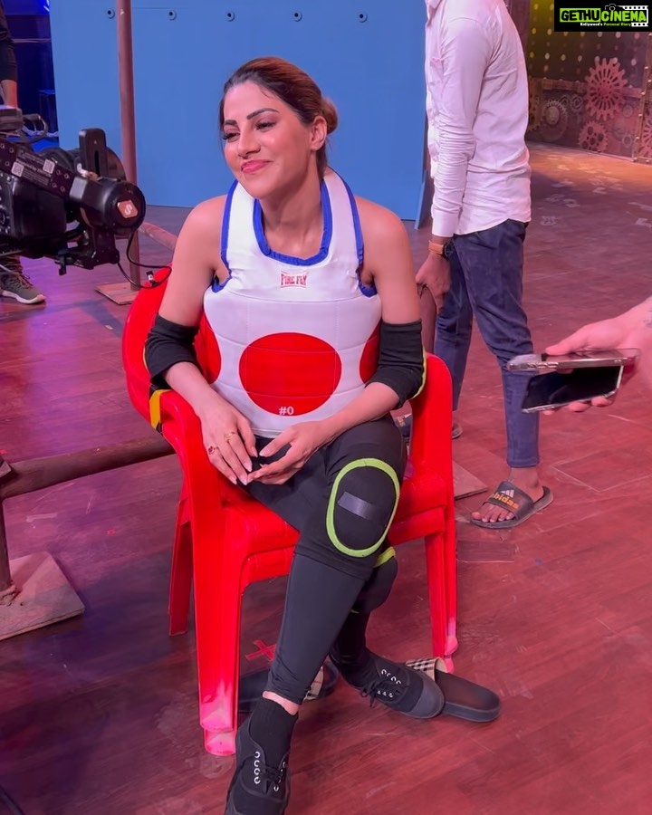 Nikki Tamboli Instagram - And TheKhatraKhatrashow comes to an end . A show that made me laugh and cry at the same time. A show that’s going to be etched in my happy memories forever. The masti on the sets , the happy fun banter with Bharti & Harsh , the super enthusiastic yet entertaining games everything was worth a while. It’s an emotional moment for me as it’s time to bid adieu to a show so close to my heart. Thankyou for making me a part of it. Only love & Gratitude 🙏🏻 😇❤️ #thekhatrakhatrashow