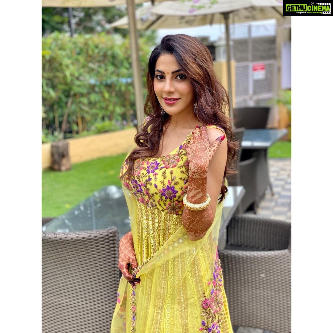 Nikki Tamboli Instagram - brother’s Roka ceremony🌸 #thankyougod Hotel Taj Nasik