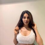 Nikki Tamboli Instagram - Life is too short for bad vibes 😘🥰😍🤗😈😄😜❤️😋🙈 #happysunday #positivevibes #motivation #fitness #happy #smile #naturalclick