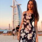 Nikki Tamboli Instagram - Be bold in what you stand for and careful what you fall for #dayvibes#iloveyoudubai❤️ Shimmers