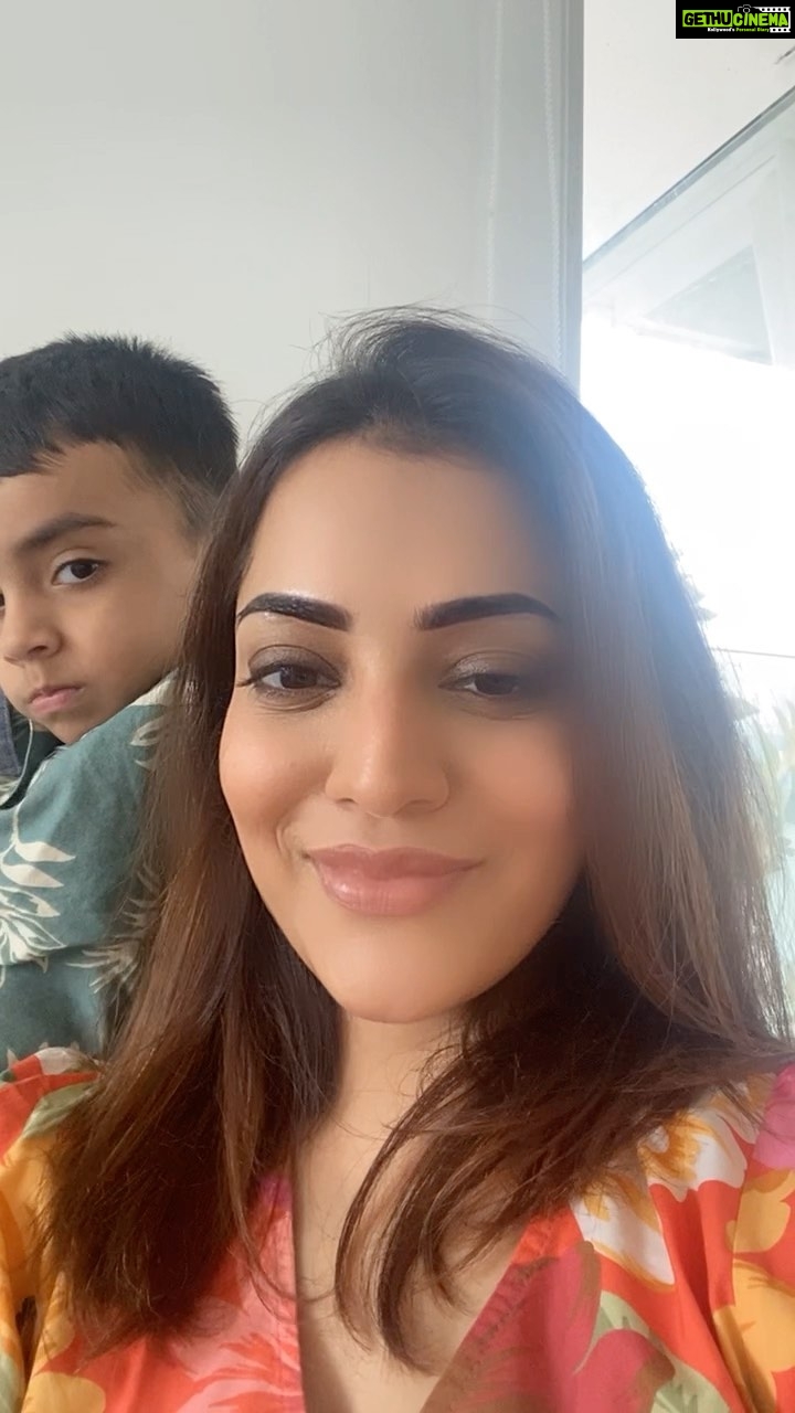 Nisha Agarwal Instagram - Madness! Though this filter shows how you would look with a lip filler! I think i wud look fab with one! @drjaishreesharad time to pay u a visit :) Don’t miss my cutie.. absolutely in sync with the music. #reelsinstagram #entertainment