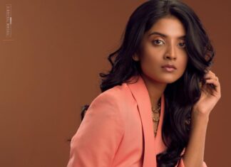 Nivedhithaa Sathish Instagram - Feelin a lil sassy, a lil retro, a lil funny and a lot fancy. Startin 2022 off right ☄️ Shot by - @prachuprashanth Stylist - @navadevi.rajkumar Makeup - @makeupbywanshazia Suit by - @vynod.sundar Hair - @mythrayeehairandmakeup