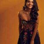 Nivedhithaa Sathish Instagram - Isssa vibe 👾☄️ Shot by - @prachuprashanth Stylist - @navadevi.rajkumar Makeup - @makeupbywanshazia Hair - @mythrayeehairandmakeup