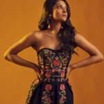 Nivedhithaa Sathish Instagram - Isssa vibe 👾☄️ Shot by - @prachuprashanth Stylist - @navadevi.rajkumar Makeup - @makeupbywanshazia Hair - @mythrayeehairandmakeup