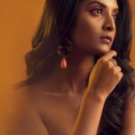 Nivedhithaa Sathish Instagram - Isssa vibe 👾☄️ Shot by - @prachuprashanth Stylist - @navadevi.rajkumar Makeup - @makeupbywanshazia Hair - @mythrayeehairandmakeup